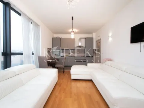 Izdavanje, dvosoban stan, 74m², Stari Aerodrom, Podgorica - image 1