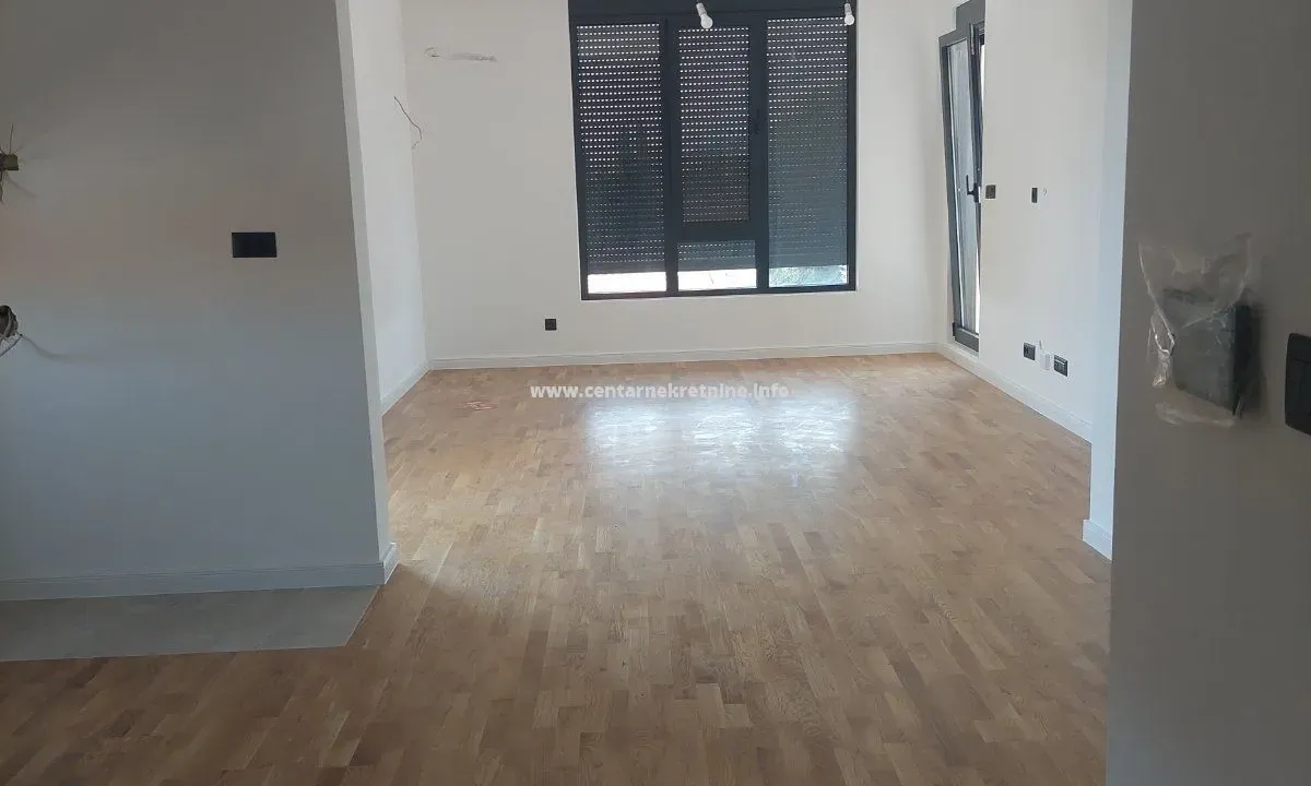 Izdavanje, poslovni prostor, 83m², City Kvart, Podgorica