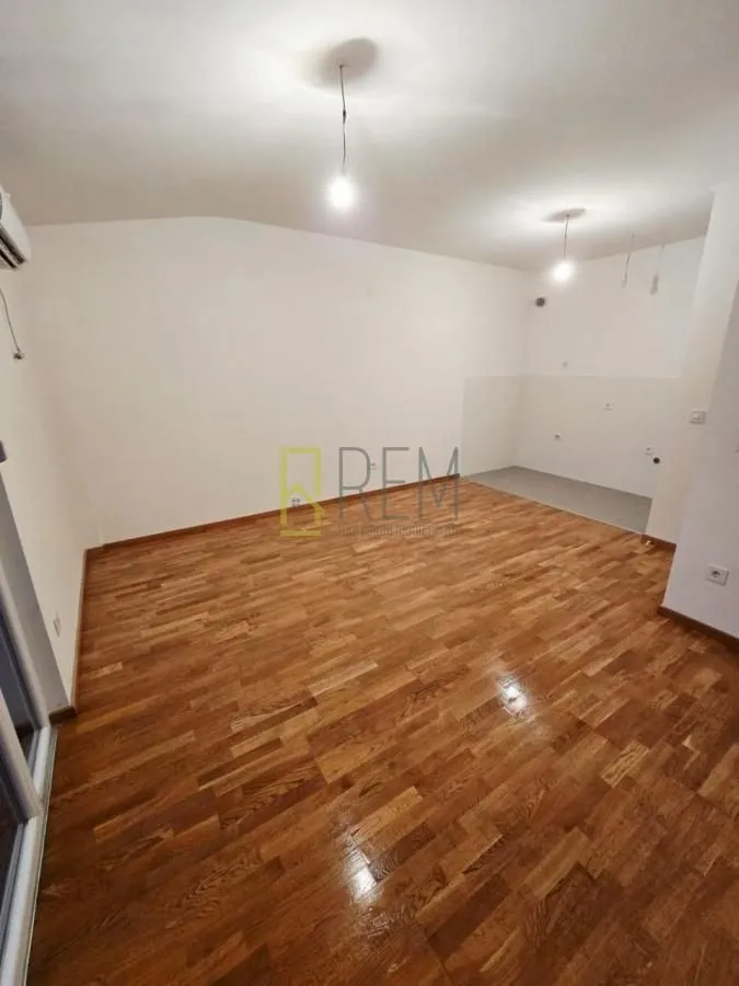 Sale, two bedroom apartment, 72m², Stari Aerodrom, Podgorica
