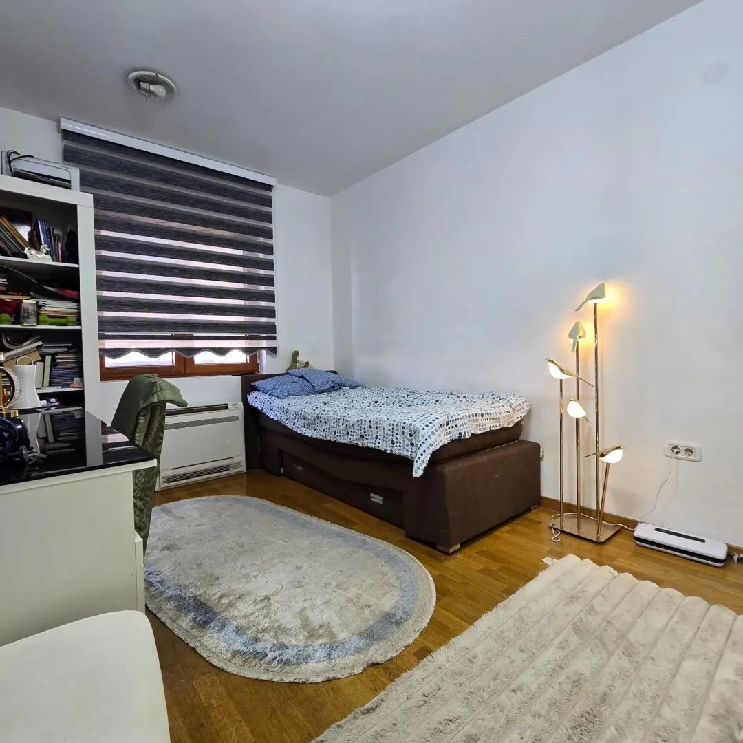 Prodaja, trosoban stan, 120m², Tološka šuma, Podgorica