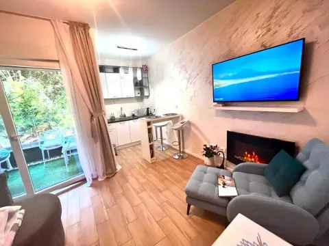 Sale, apartment, 31m², Bijeli Do, Budva - image 1