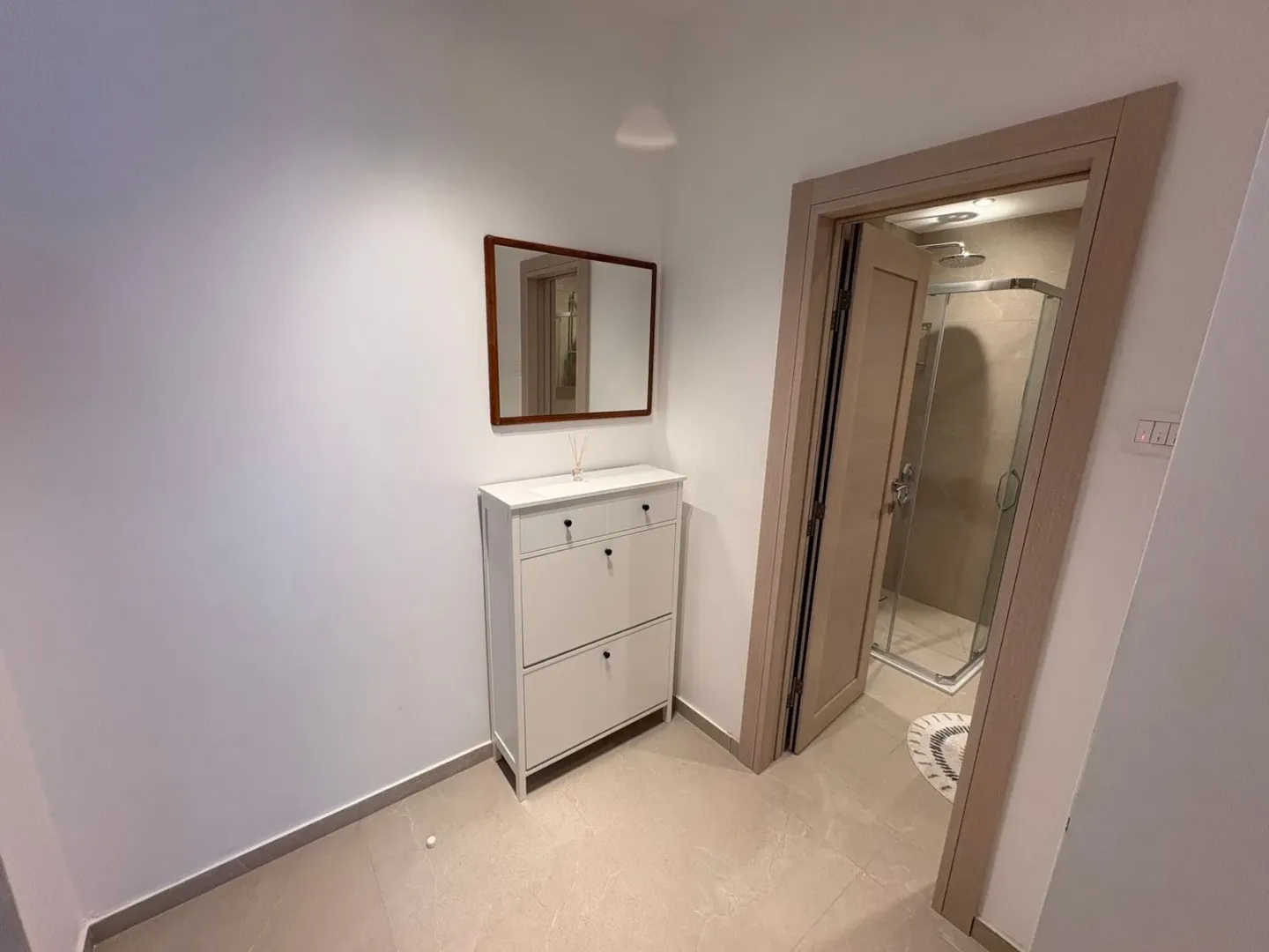 Izdavanje, jednosoban stan, 45m², Centar, Tivat