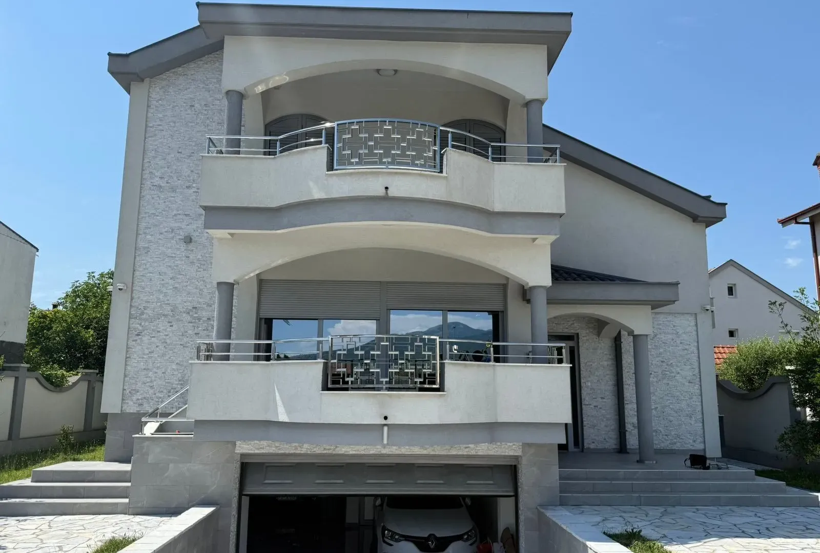 Rent, house, 320m², Podgorica, Crna Gora