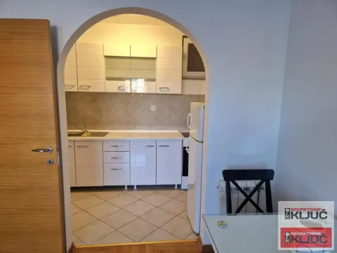 Izdavanje, dvosoban stan, 45m², Bulevar Oslobodjenja, Novi Sad Sve Podlokacije - image 4