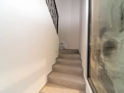 Sale, house, 202m², Tološi, Podgorica - image 14