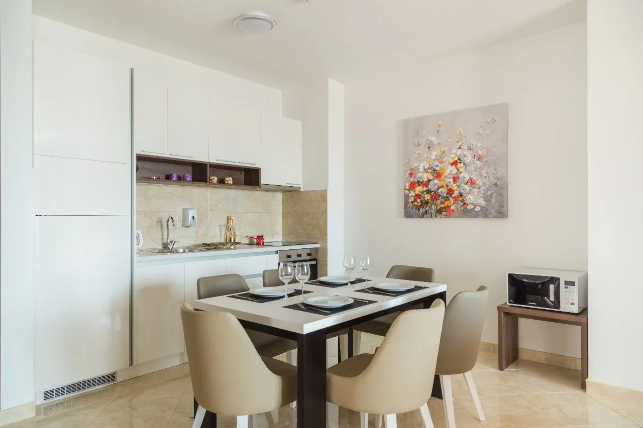 Prodaja, trosoban stan, 93m², Bečići, Budva