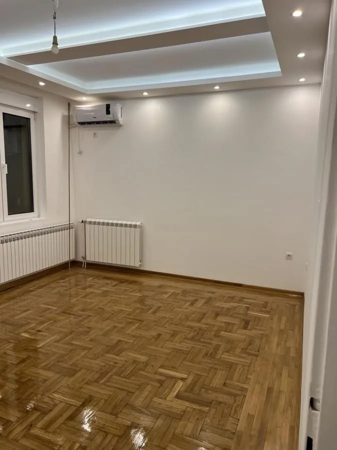 Izdavanje, trosoban stan, 68m², Centar, Niš