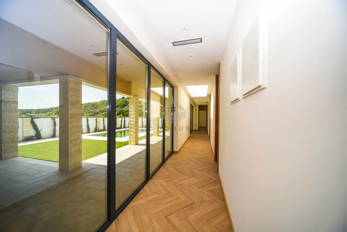 Izdavanje, kuća, 350m², Tuzi, Podgorica