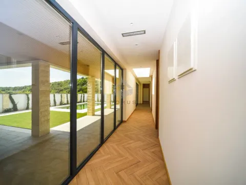 Izdavanje, kuća, 350m², Tuzi, Podgorica - image 27