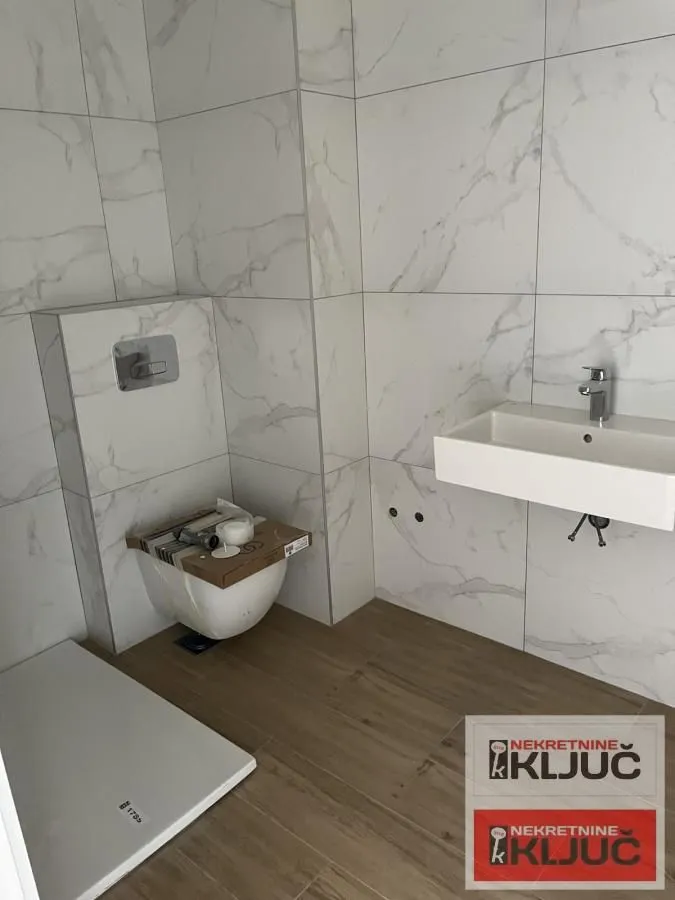 Prodaja, trosoban stan, 62m², Bulevar patrijarha Pavla, Novi Sad Sve Podlokacije