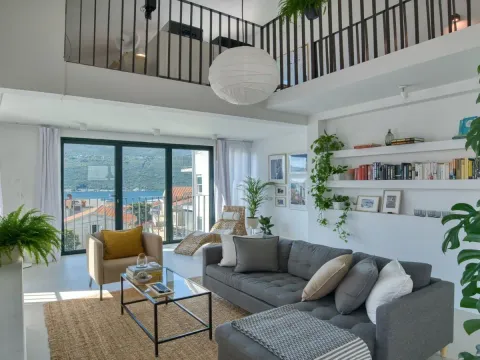 Izdavanje, dvosoban stan, 110m², Đenovići, Herceg Novi - image 2