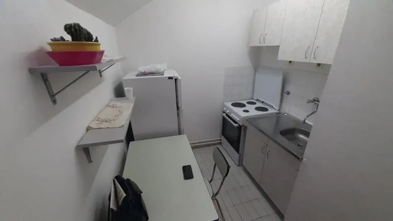 Izdavanje, jednosoban stan, 34m², Sajmište, Novi Sad