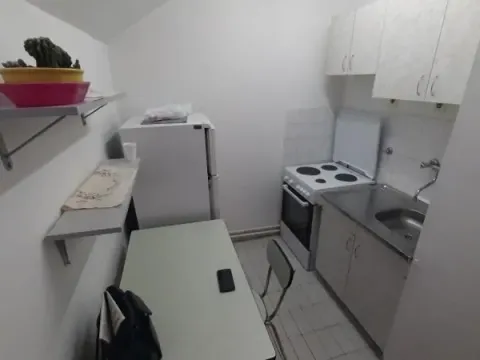 Izdavanje, jednosoban stan, 34m², Sajmište, Novi Sad - image 4