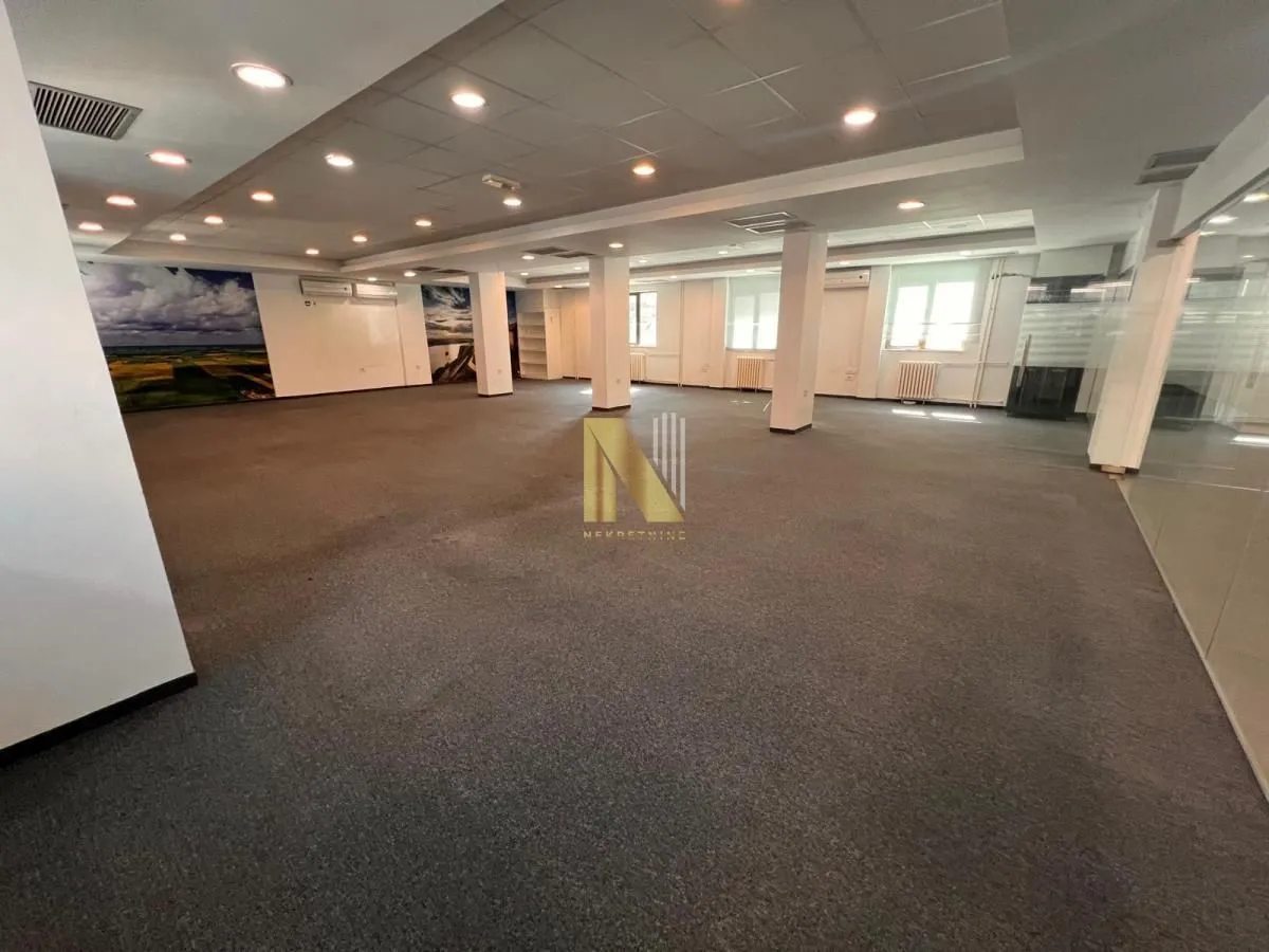 Rent, office space, 1050m², Centar, Novi Sad