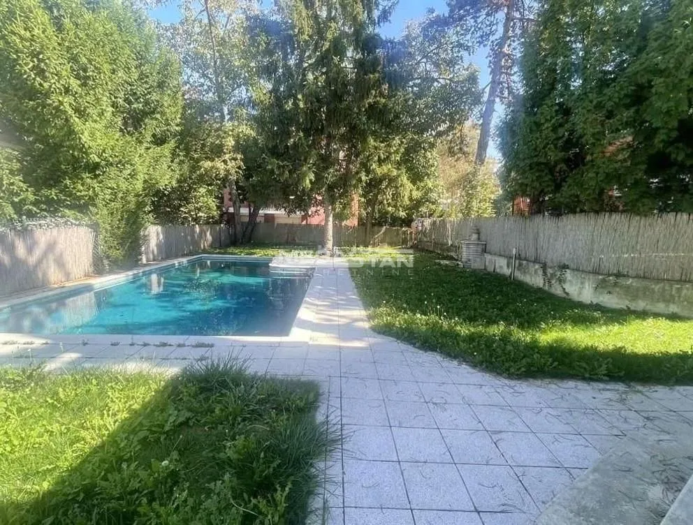 Izdavanje, kuća, 140m², Senjak, Beograd