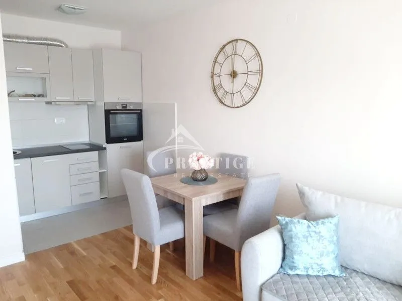 Rent, one bedroom apartment, 40m², Pobrežje, Podgorica