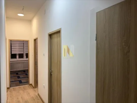 Izdavanje, trosoban stan, 65m², Centar, Novi Sad - image 8