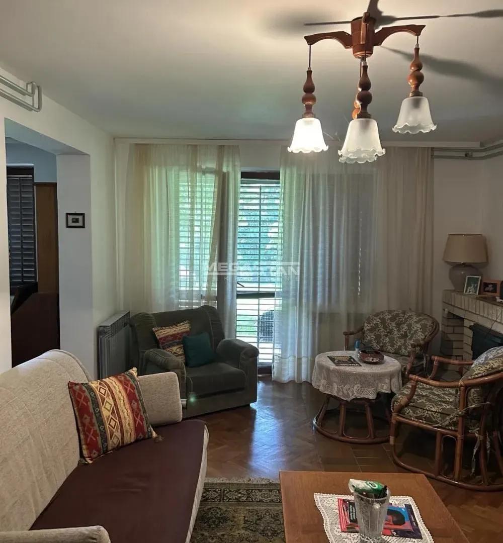 Prodaja, kuća, 350m², Nemenikuće, Sopot