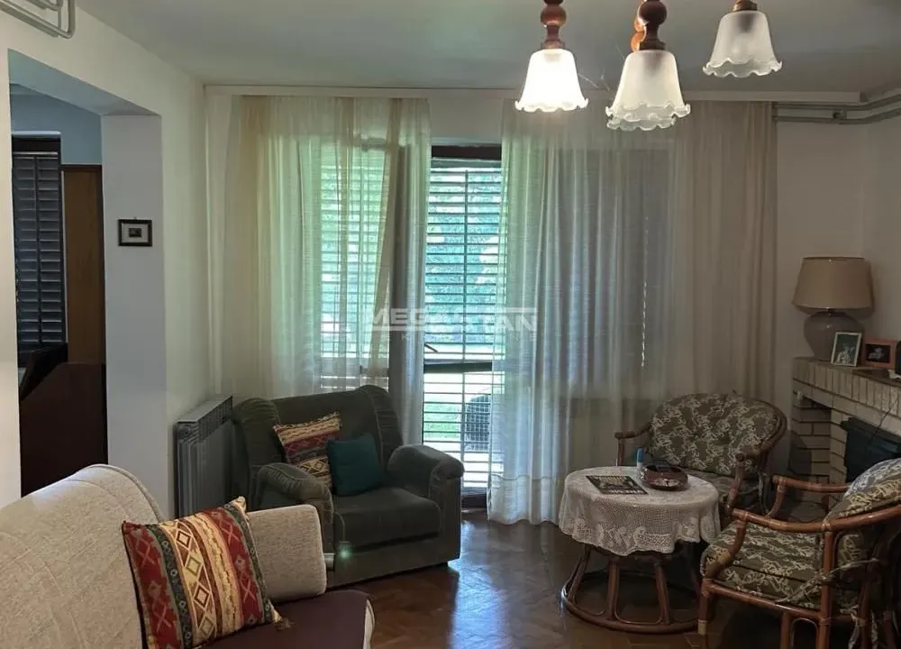 Prodaja, kuća, 350m², Nemenikuće, Sopot