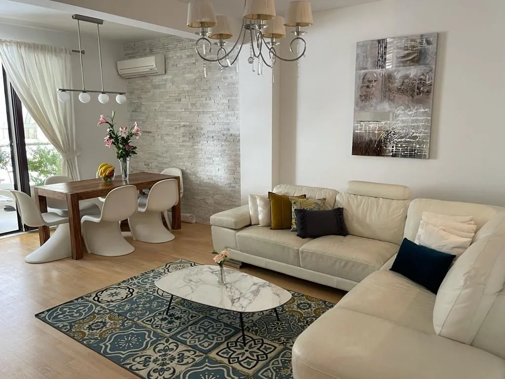Prodaja, trosoban stan, 91m², Centar, Budva
