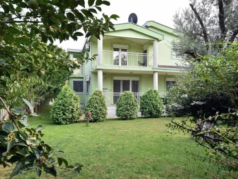 Rent, house, 175m², Vranići, Podgorica - image 1