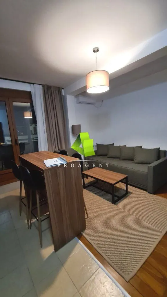 Prodaja, jednosoban stan, 78m², Centar, Vrnjačka Banja