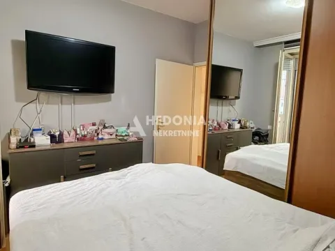 Sale, two bedroom apartment, 66m², Stari Grad, Beograd - image 9