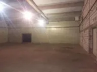 Izdavanje, poslovni prostor, 700m², Surčin, Beograd - image 1