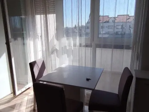 Izdavanje, garsonjera, 30m², Petrovaradin, Novi Sad - image 1