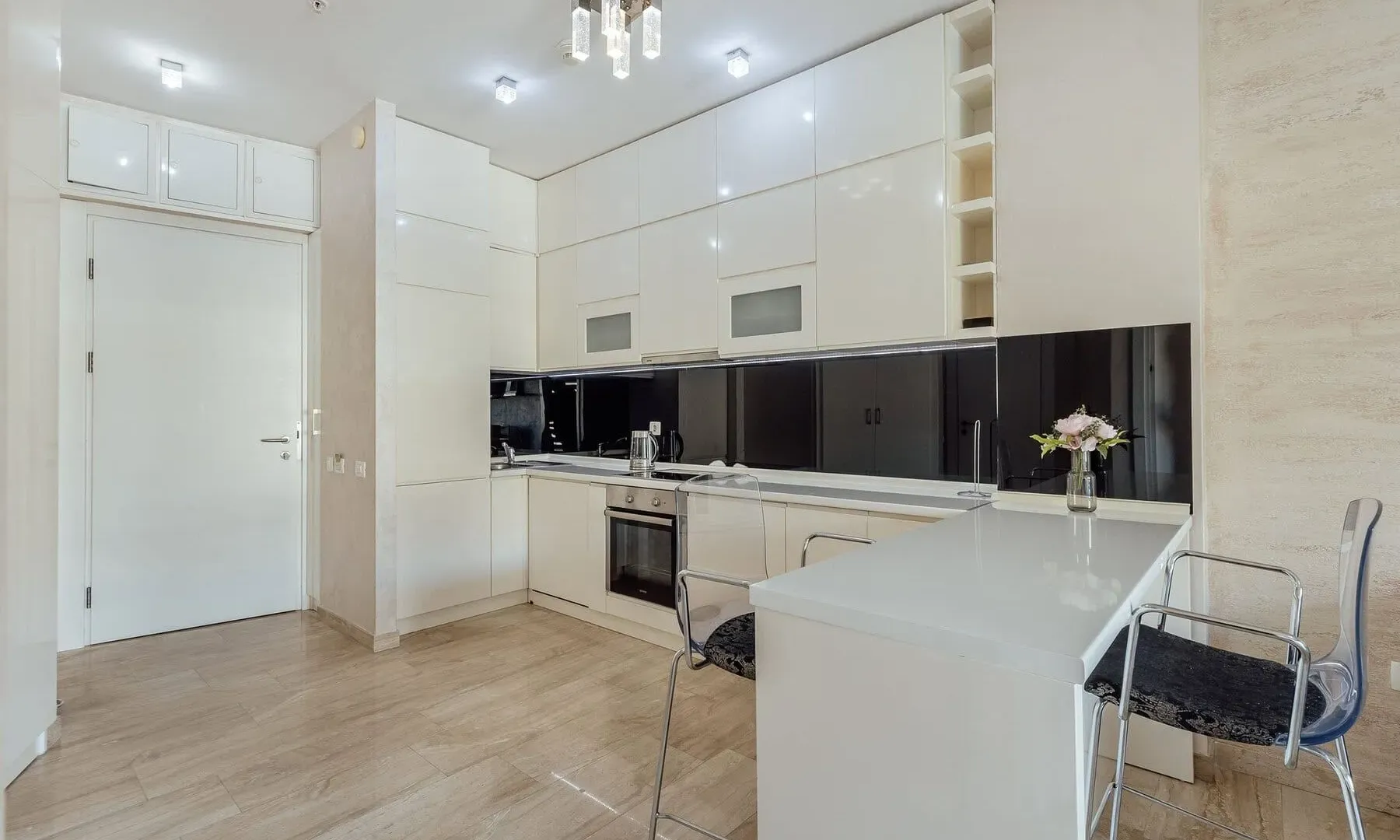 Prodaja, jednosoban stan, 63m², Tre Canne, Budva