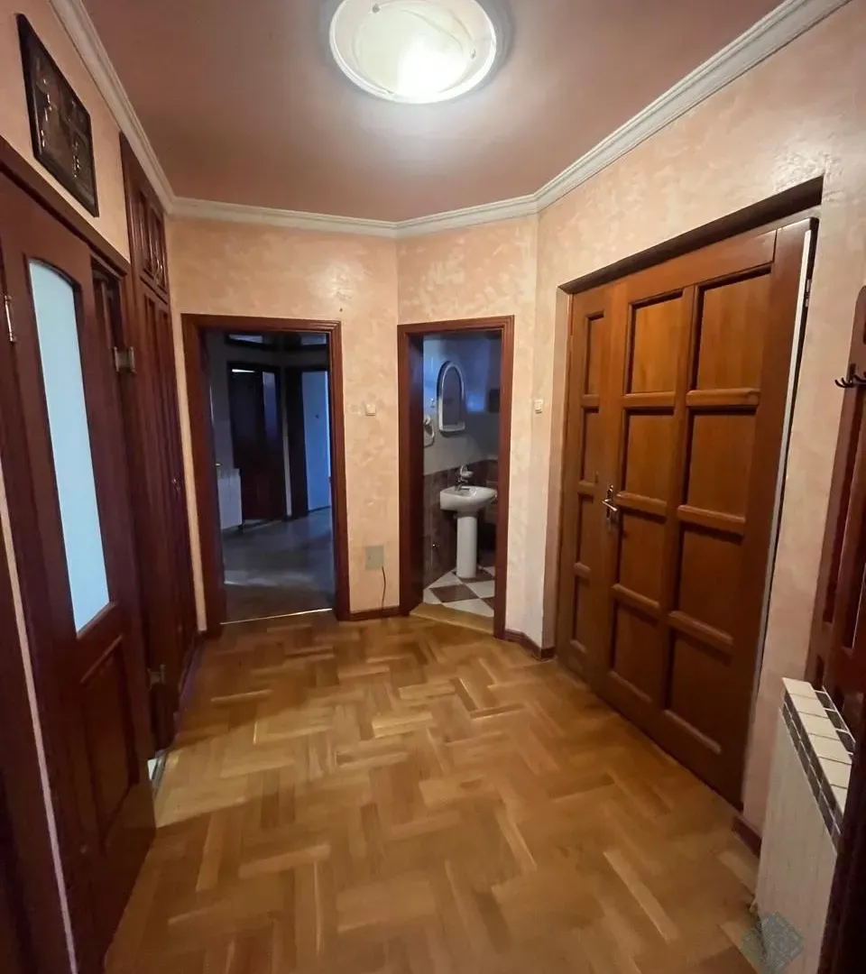 Izdavanje, trosoban stan, 120m², Ibričevina, Podgorica