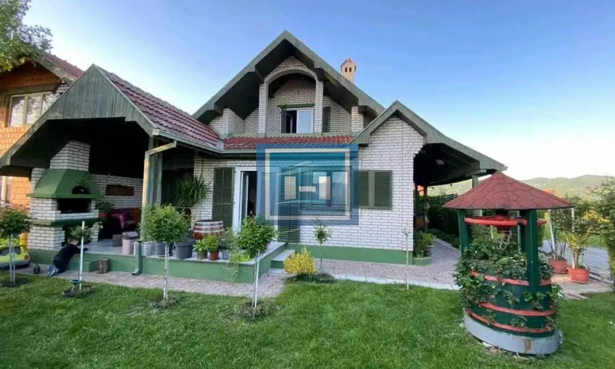 Prodaja, kuća, 350m², Lipova, Vrnjačka Banja