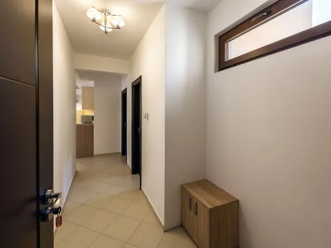 Daily-rent, two bedroom apartment, 51m², Budva, Crna Gora - image 8