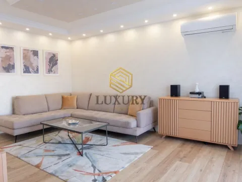 Izdavanje, dvosoban stan, 86m², Centar, Podgorica - image 1