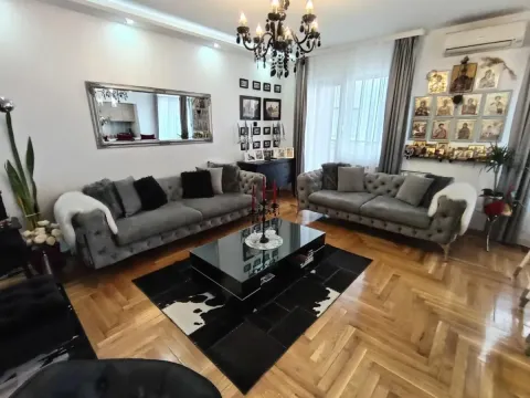 Prodaja, trosoban stan, 79m², Bulevar Evrope, Novi Sad Sve Podlokacije