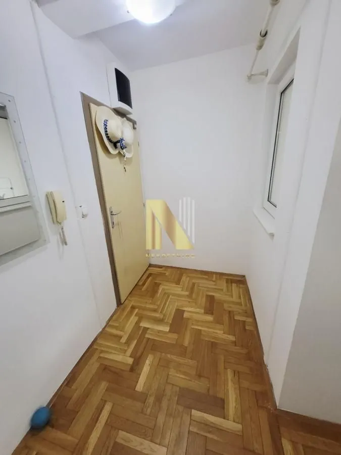 Prodaja, garsonjera, 28m², Podbara, Novi Sad Sve Podlokacije