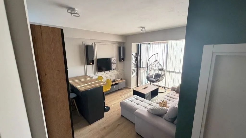 Prodaja, jednosoban stan, 39m², Centar, Bar