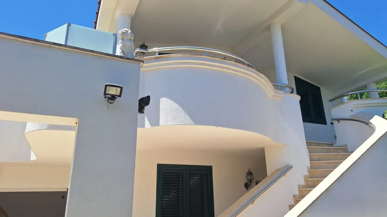 Sale, house, 250m², Velika Plaža, Ulcinj