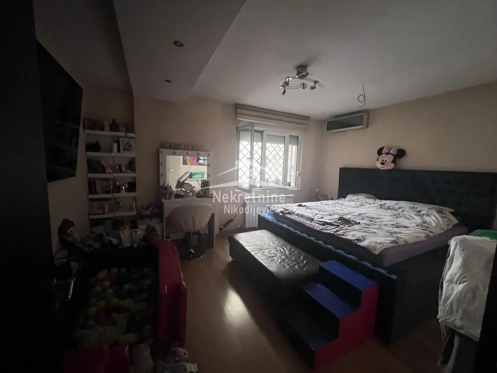 Sale, four bedroom apartment, 167m², Vračar Sve Podlokacije, Beograd
