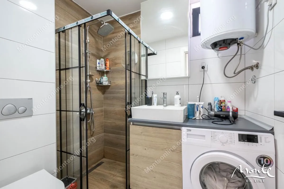 Prodaja, dvosoban stan, 47m², Tivat, Crna Gora