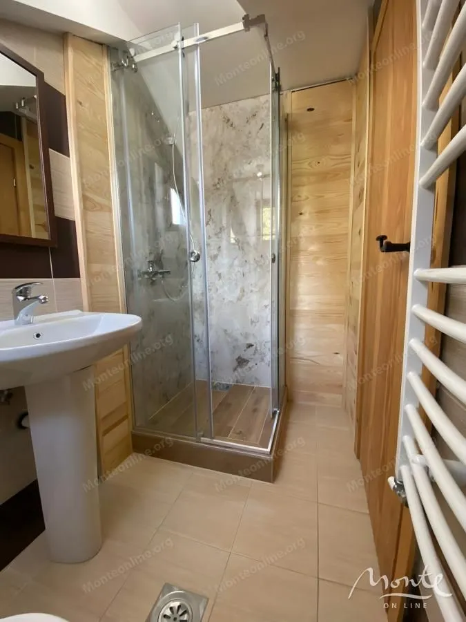 Sale, office space, 300m², Kolašin, Crna Gora