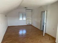 Izdavanje, dvosoban stan, 100m², Tološi, Podgorica - image 1