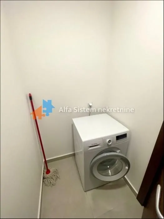 Izdavanje, trosoban stan, 80m², Čubura, Beograd