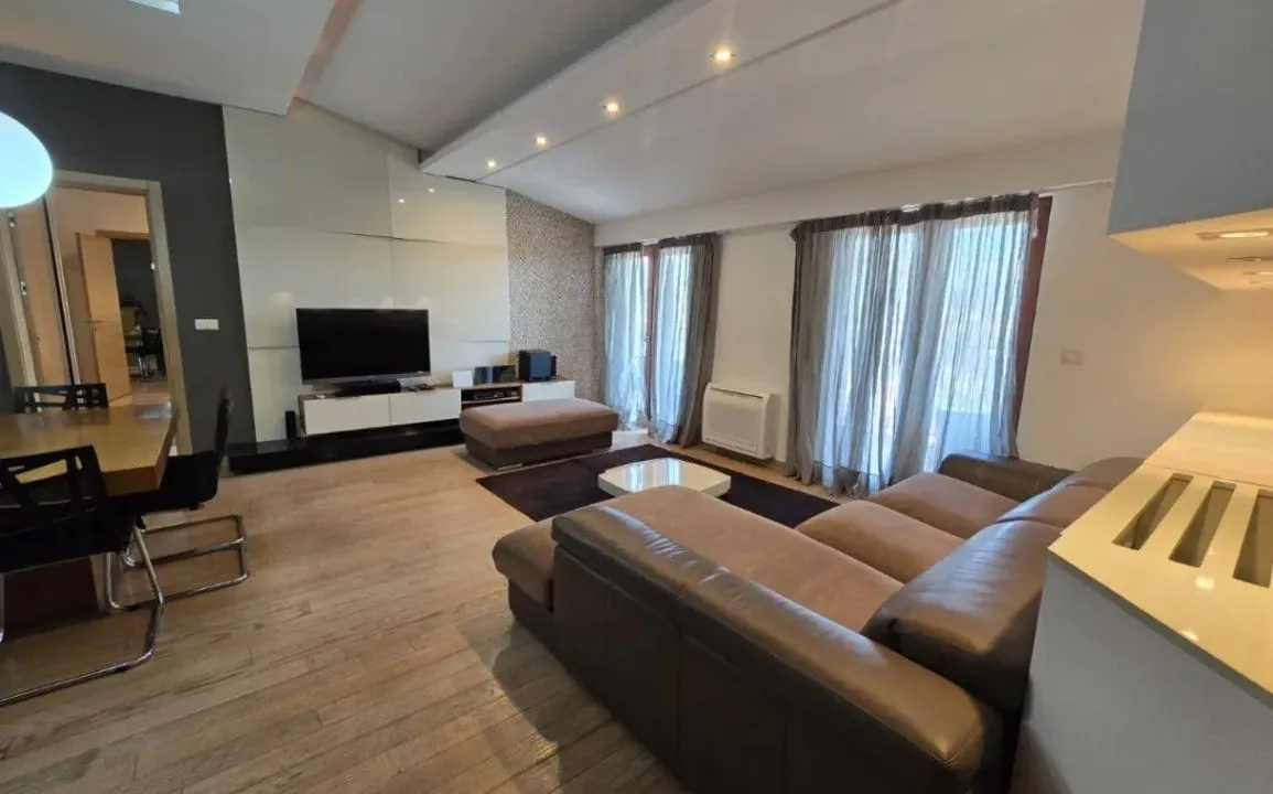 Prodaja, trosoban stan, 120m², Gorica C, Podgorica