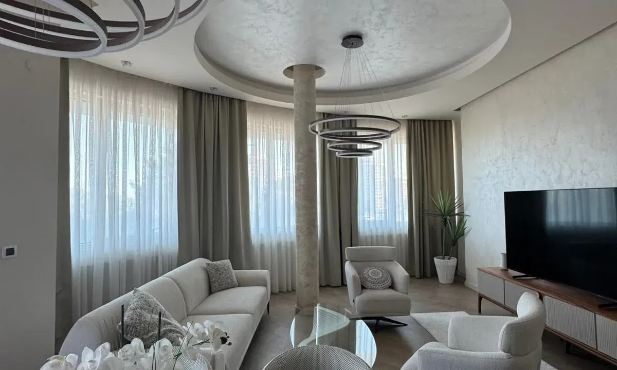 Prodaja, dvosoban stan, 117m², Centar, Budva