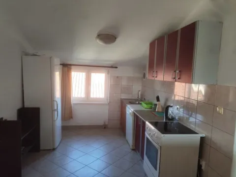 Izdavanje, dvosoban stan, 60m², Gornja Gorica, Podgorica - image 4