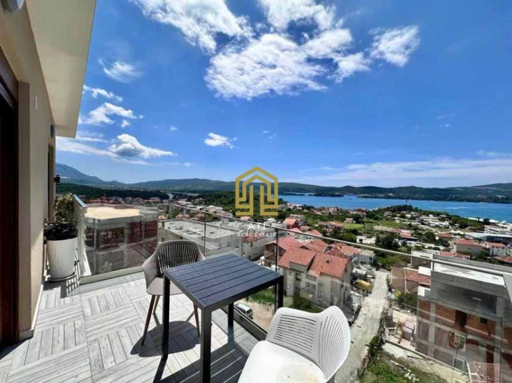Prodaja, dvosoban stan, 68m², Tivat, Crna Gora