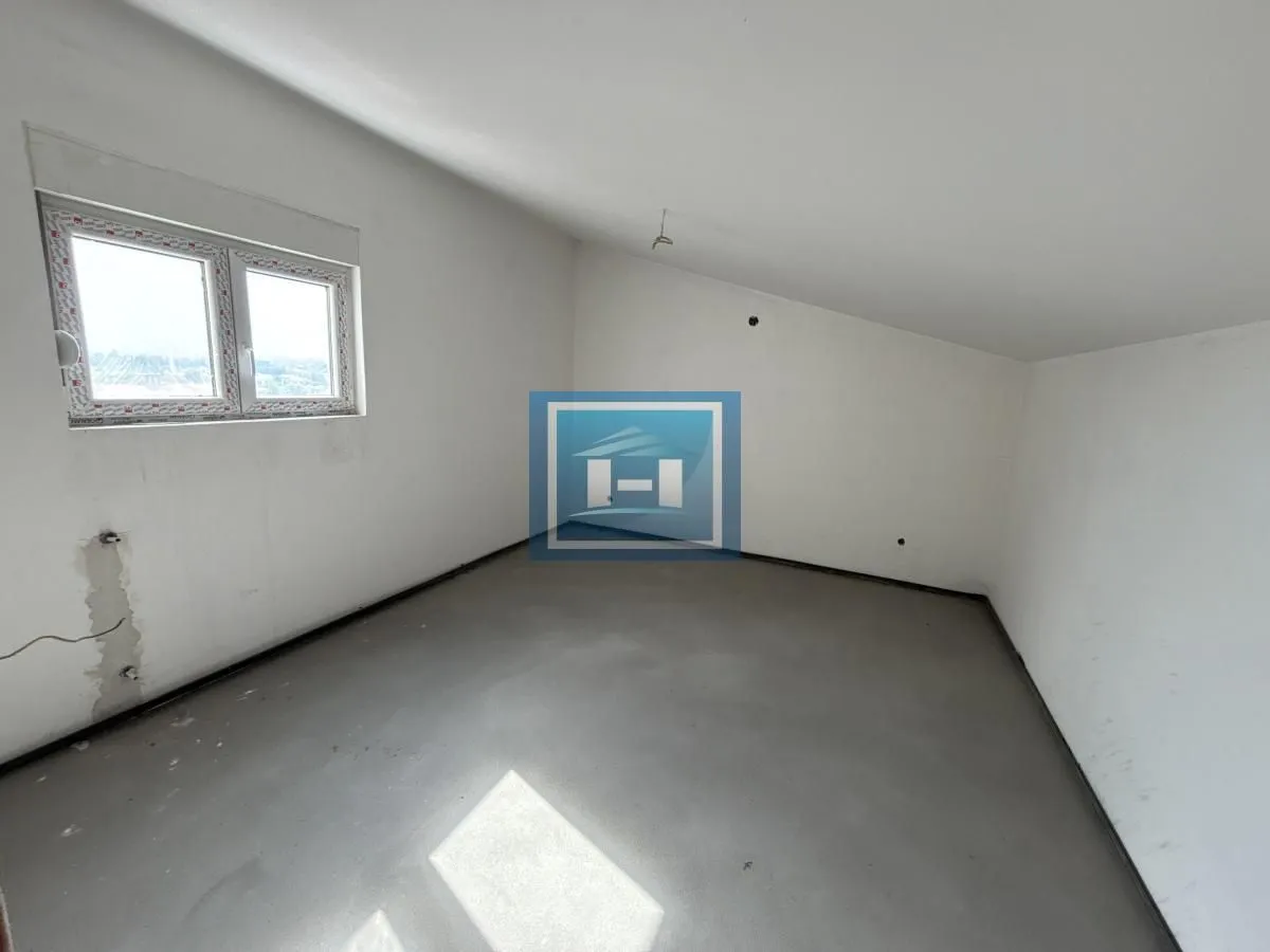 Prodaja, stan, 222m², Centar, Jagodina