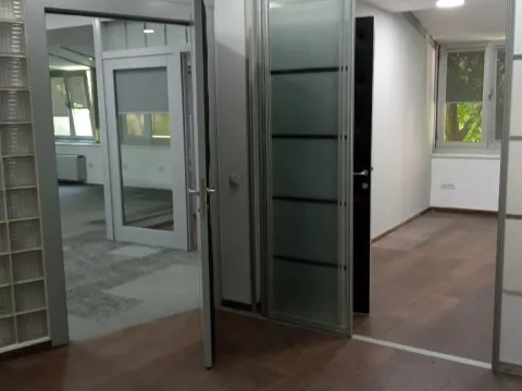 Sale, office space, 185m², Vračar Sve Podlokacije, Beograd - image 2