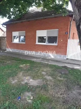 Prodaja, kuća, 62m², Bečej, Novi Sad - image 2